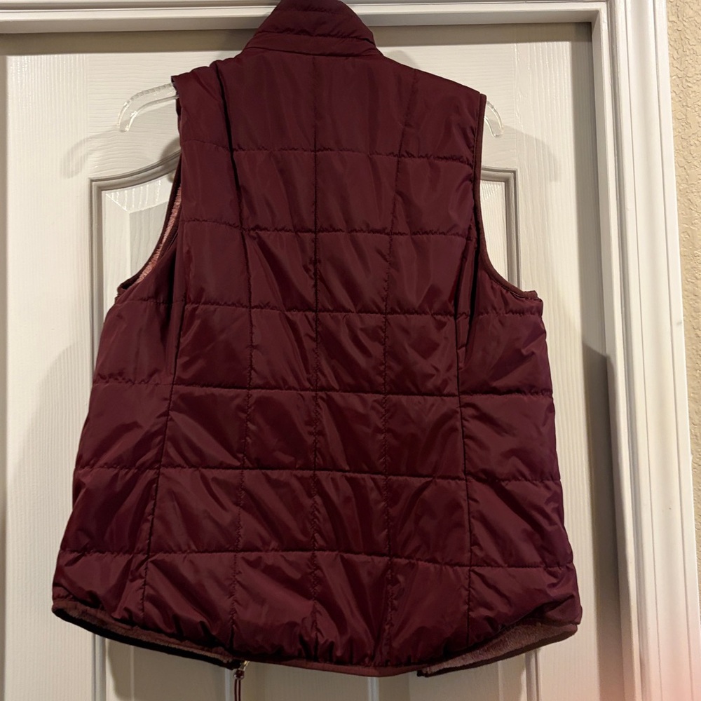 Free Country Women's Reversible Quilted Puffer Vest - Burgundy size M like new - Picture 4 of 7